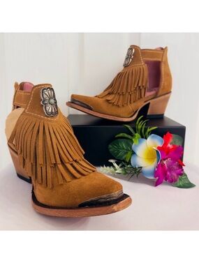 JUNK GYPSY by LANE ~ Fringed Tan Leather Ankle Boots w/Faux Turquoise size 7.5